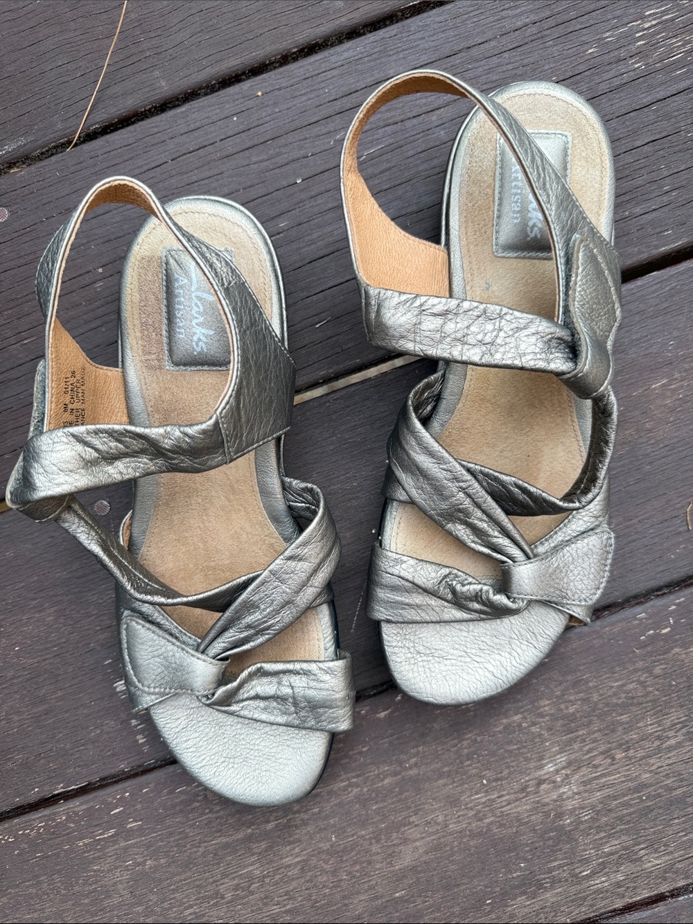 Clarks Women’s Metallic Gold Two Strap Adjustable Sandals, 8M